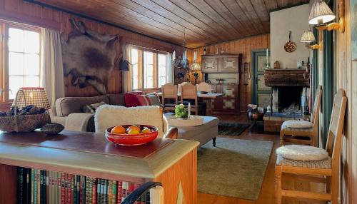 Kroderen House | Modernized Cabin At Norefjell With View
