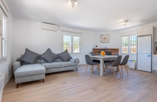 Son Antem Villa | Modernized Country House with Rooftop Terrace, Garden and Wi-Fi