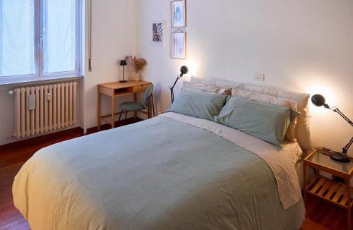 Lorenteggio Apartment | Moderno e accogliente Bilocale Metro 4 Frattini con aria condizionata e 15 minutes to city center