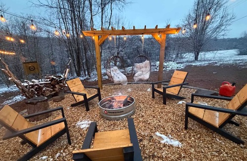 Catalpa House | moderno farm house getaway-fire pit game room