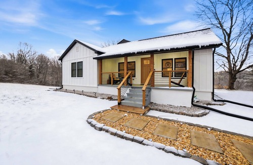 Catalpa House | moderno farm house getaway-fire pit game room