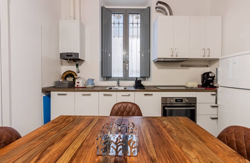 Corsico Apartment | Moderno Loft nel Cortile di un Casale Storico
