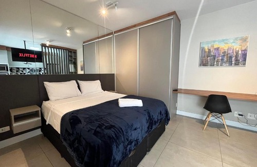 Campo Belo Apartment | Moderno Studio Line Up - Vaga e AC | Delfhy