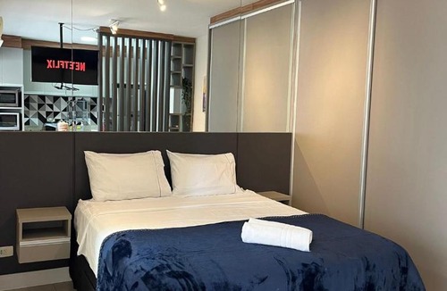 Campo Belo Apartment | Moderno Studio Line Up - Vaga e AC | Delfhy
