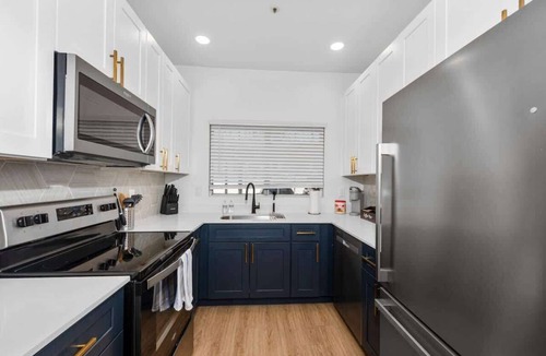 North Scottsdale Apartment | Modish2BR Pickle&Basketball Ct,Pool,BBQ Cabanas