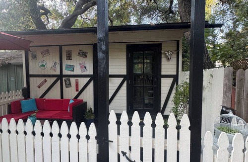 Silverado Apartment | Modjeska Canyon’s Cozy 1 Bedroom Haunted Manor