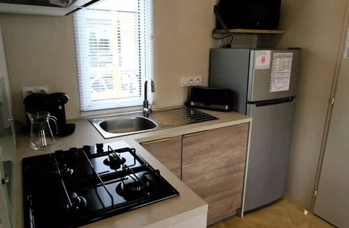 Sadirac House | Modulo 3-Room Mobile Home, Sleeps 4–6, Air-Conditioned + TV