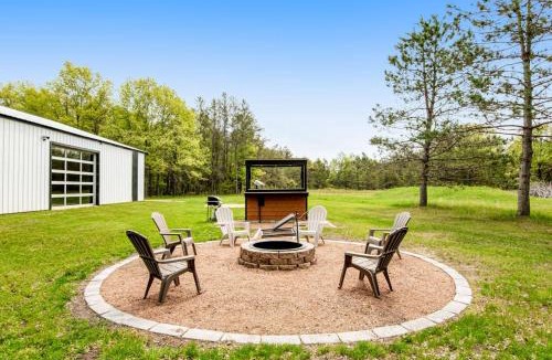 Mather House | Moe's Vineyard - Barndominium