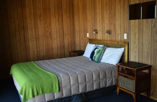 Moeraki Hotel | Moeraki Beach Motels