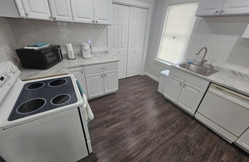 Taftville House | Mohegan Sun/Foxwoods Casino 10 minutes away. Newly renovated very spacious