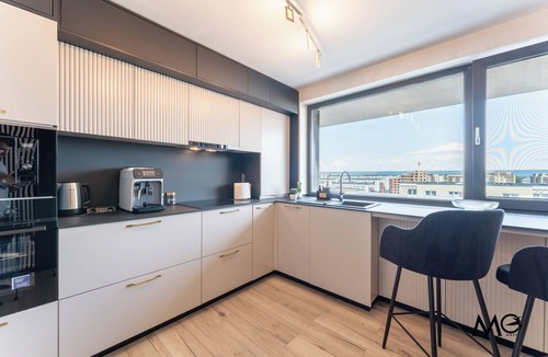 Tractorul Apartment | MoHost Valcom - Luxury Skyline Penthouse