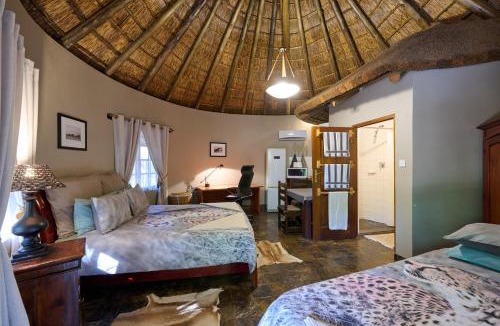 Gaborone Cabin | Mokolodi Backpackers - Relax in Nature near Gaborone with Pool, Fast WiFi, Coworking Space & Garden Chalets - Tranquillity Redefined
