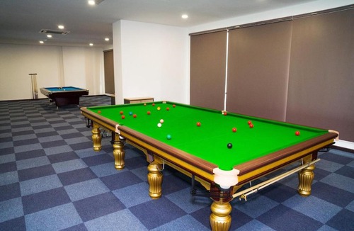 Johor Bahru Apartment | Molek Regency Studio 10 min Austin I 15 min CIQ -4pax PetFriendly, Netflix High Floor Unblock City Pool View, 1Carpark