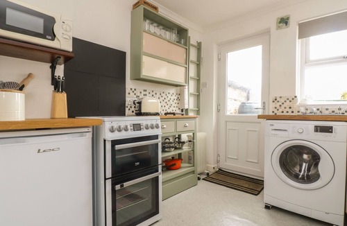 St Just Cottage | MOLLYS COTTAGE, pet friendly, country holiday cottage in St Just