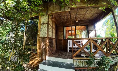 Enrique Villanueva Apartment | Molmol Cafe