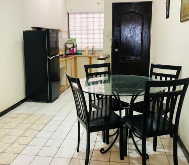 Taman Haji Zainal Apartment | Mom's homestay