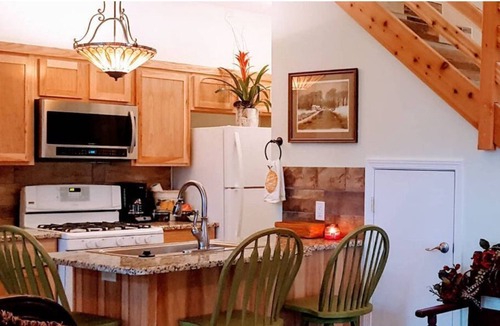 Maple Ridge North House | Mom's L'il Chateau at Magnolia House