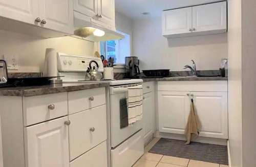 Cordova Bay Apartment | Mon Studio