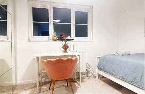 Cricklewood House | Monalychee