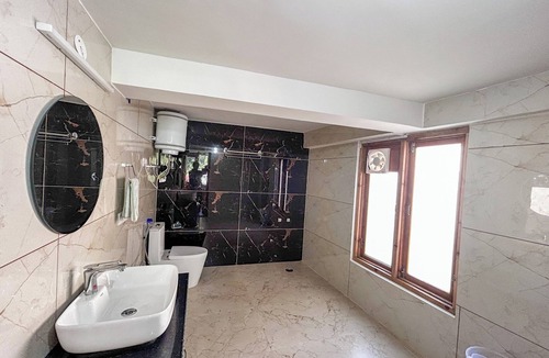 Gadherni Villa | MonAmis Home