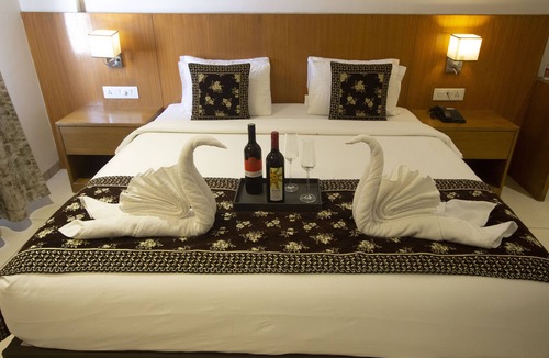 Rajgurunagar Hotel | Monarch Express