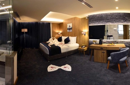 Al Jubeiha Hotel | Monarch Hotel Amman