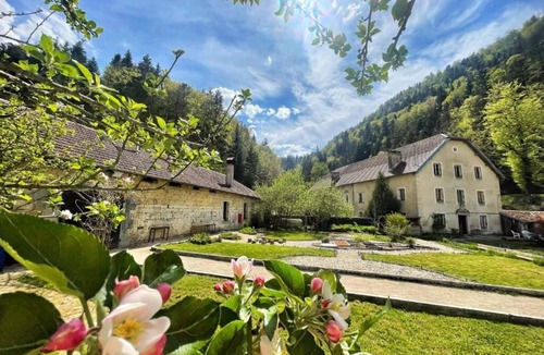 Consolation-Maisonnettes Hotel | Monastère du Val de Consolation