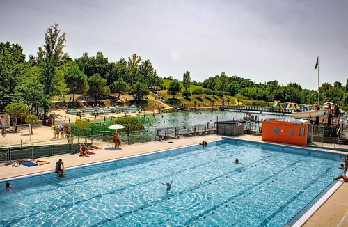 Monclar-de-Quercy Cottage | Monclar Escape With Tennis & Shared Pool