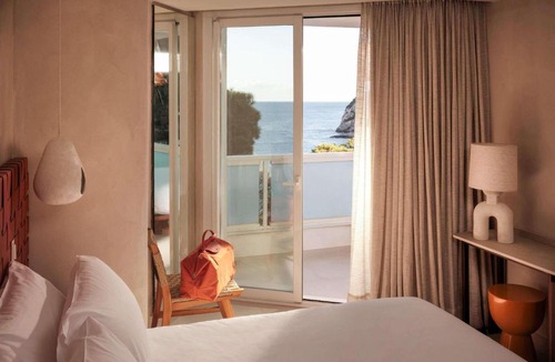 Cala Llonga Hotel | Mondrian Beach Lifestyle Resort By Accor
