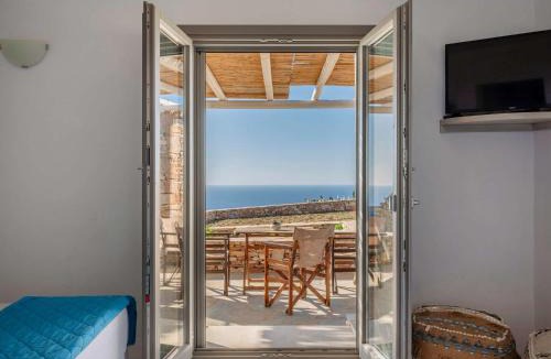 Ano Meria House | Moniasma Rustic Stone House in Folegandros