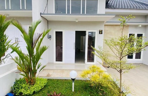 Sidomulyo House | Monica's Villa Sultan Junrejo Batu