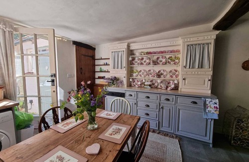 Petworth Cottage | Monk House - Historic Foundation Invites guests