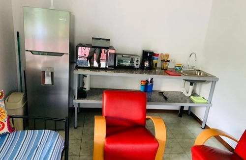 Cahuita Apartment | MONKEY VIEW: Relaxed Quiet Secure Get Away from the Pto Viejo party + Location!