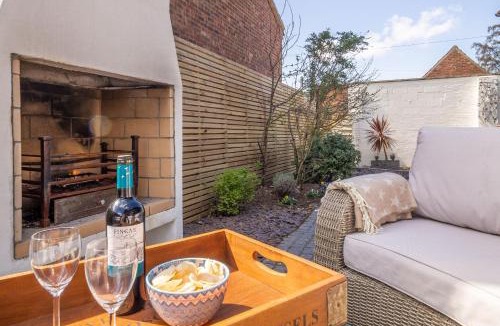 Snettisham House | Monkey Puzzle Cottage