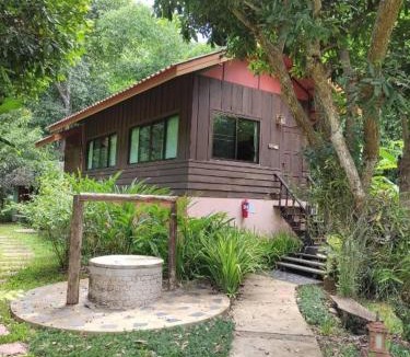 Mae Pong Hotel | Monn Phu Phrai