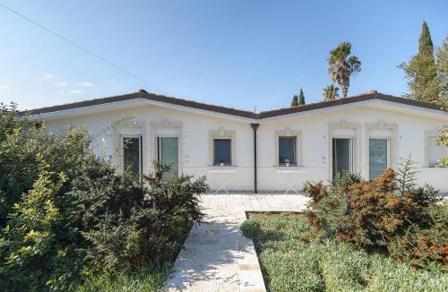 Parati Villa | Mono Mars