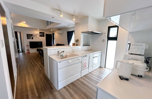 Tokeshi House | Monochrome