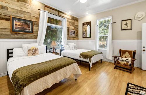 Monroe Bed & Breakfast | Monroe Inn