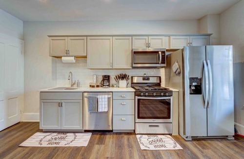 Stroudsburg House | Monroe26 · BrickStone Lodge- Boho Style home near Main St-C