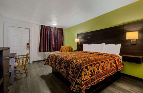 Beaumont Hotel | Monsoon Inn