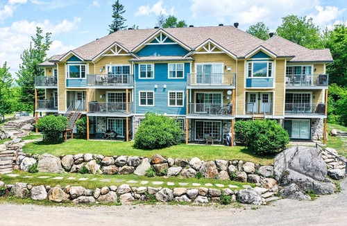 Saint-Faustin-Lac-Carre House | Mont-blanc Ski Inout Condo, Pool Beach Access -6