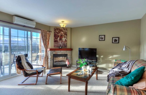 Saint-Faustin-Lac-Carre House | Mont-blanc Ski Inout Condo, Pool Beach Access -6