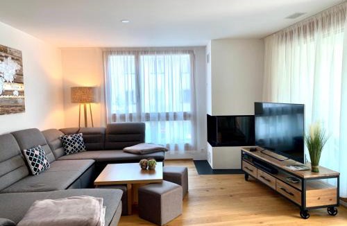 Flims Apartment | Montanas - Luxuswohnung mit Kamin - Nahe Caumasee & Talstation