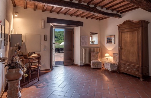 Montebonello Apartment | Monte Apartment with Panoramic Pool in Chianti