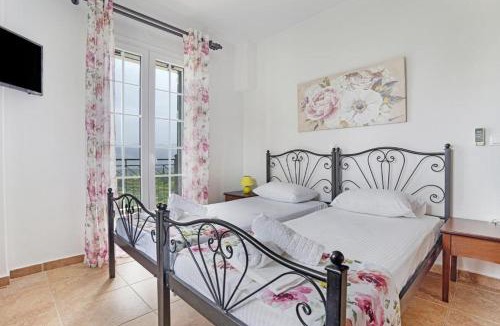 Parisata Apartment | Monte Verde apartments