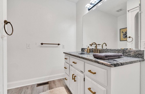Monteagle House | Monteagle Modern Home -Awesome Location-New Spring Specials!