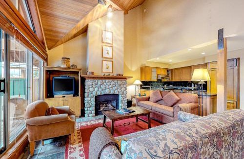 Village North House | Montebello #33