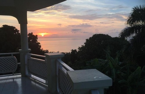 Mango Walk House | Montego Bay Sea View Guesthouse