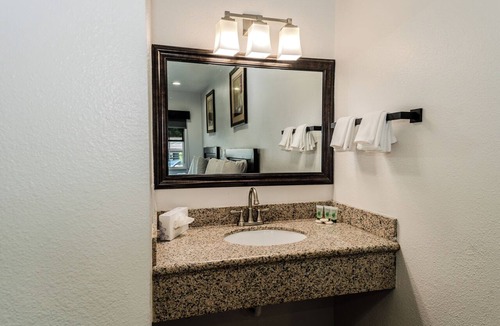 Munras Avenue Hotel | Monterey Surf Inn