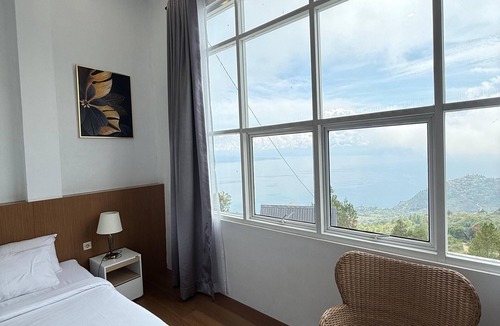 Parmonangan Hotel | Montero Glamping & Stay